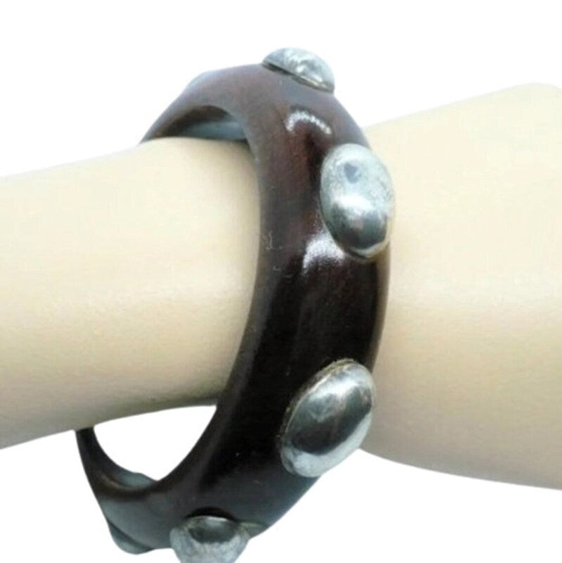 Bracelet.