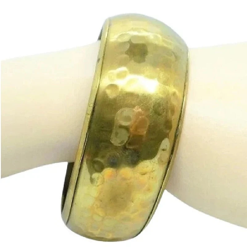 Bracelet.