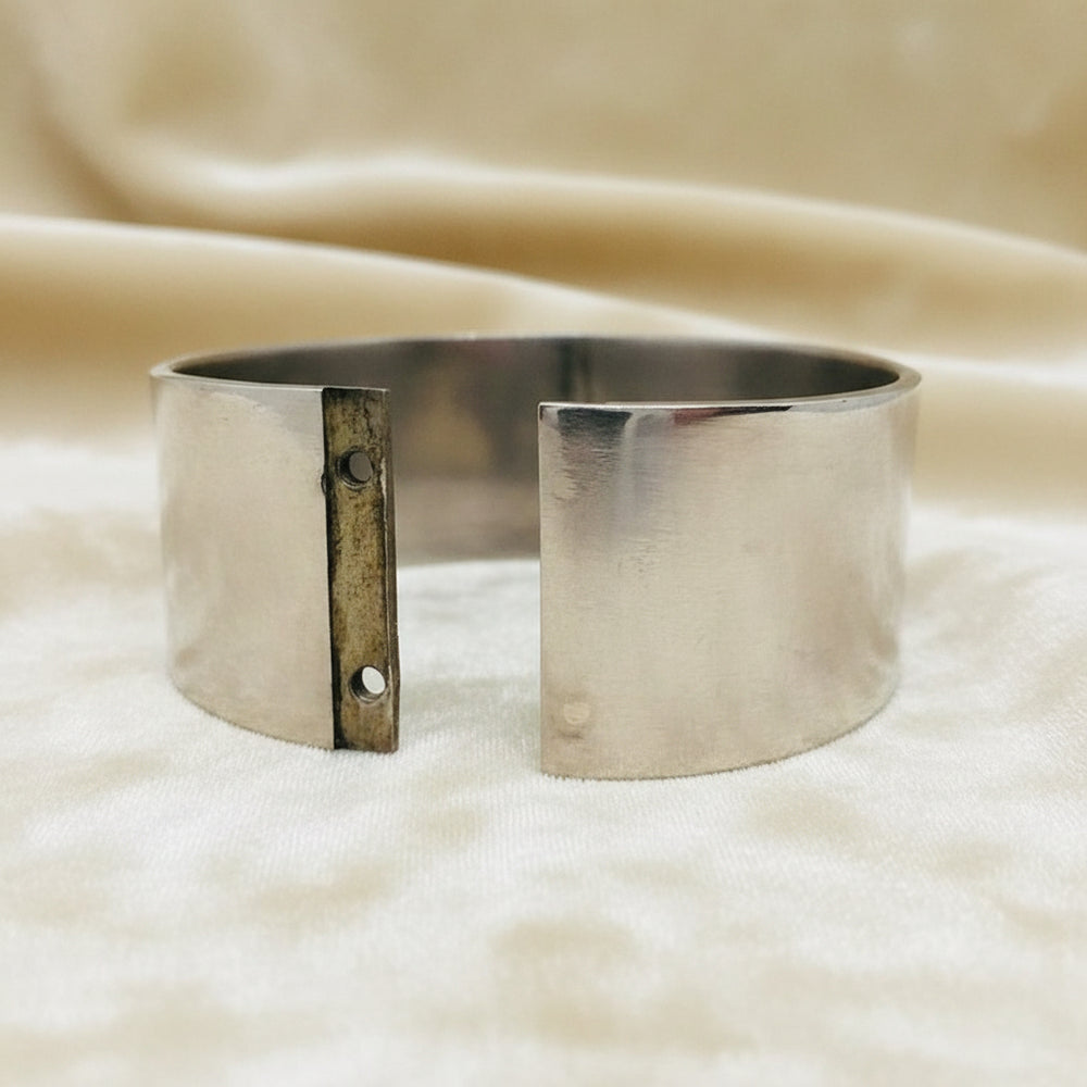 1970 Vintage J. Rivier Oval Bangle Bracelet, Mod Deposito 800 Silver Italy, showing unique construcyion on open clasp, creamy velvet background. 