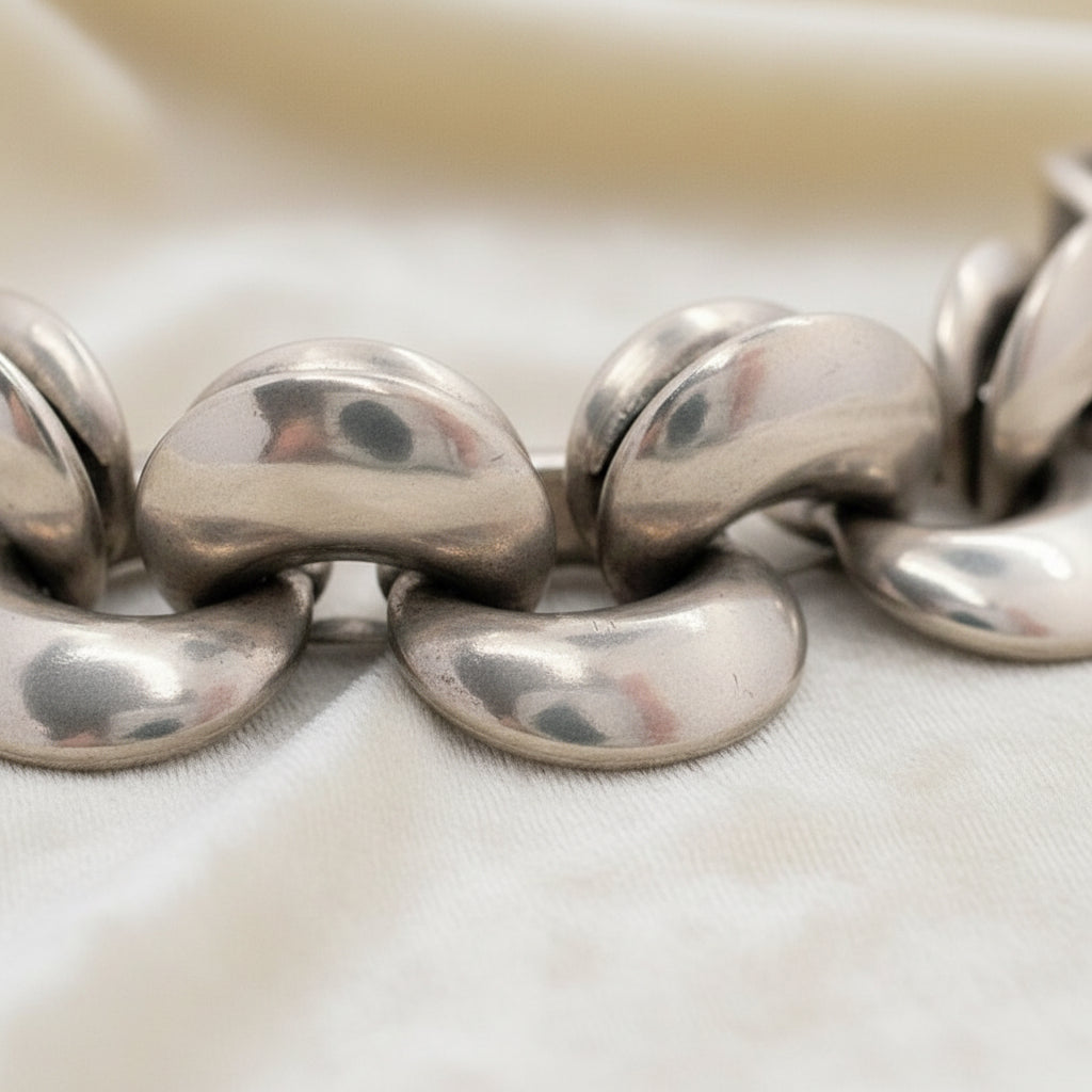 MCM 1960s Modernist 900 Silver Chunky Link Bracelet Argentina Artisan Made  enlarged view of links.
