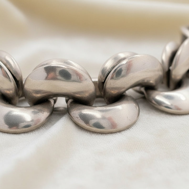 MCM 1960s Modernist 900 Silver Chunky Link Bracelet Argentina Artisan Made  enlarged view of links.