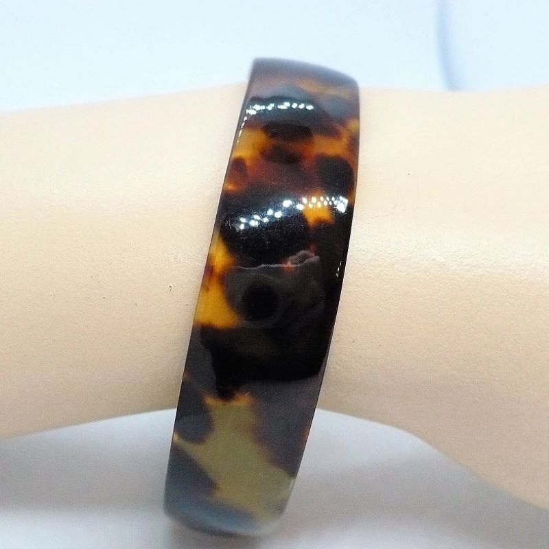Bracelet.