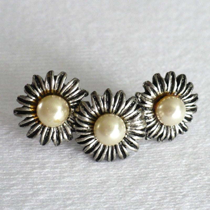 1930s Vintage Pearl Daisies Millinery Sewing Brad Stud