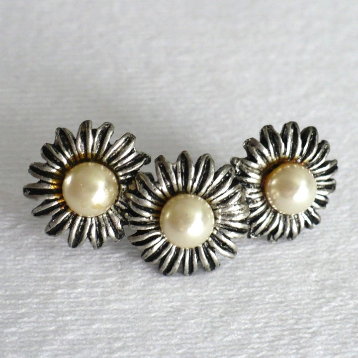 1930s Vintage Pearl Daisies Millinery Sewing Brad Stud