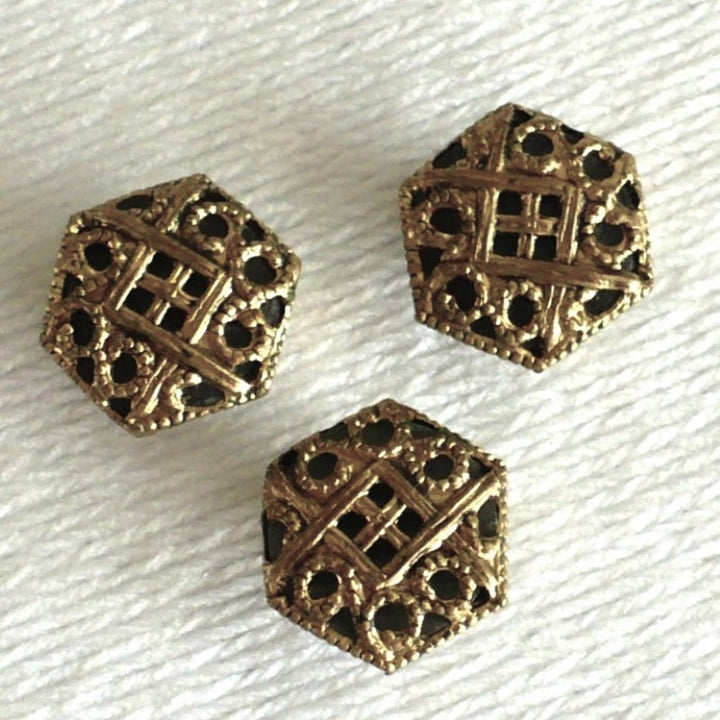 15L Pierced Brass Filigree Metal Dimi Buttons