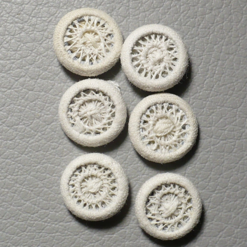 16L Antique White Dorset Buttons