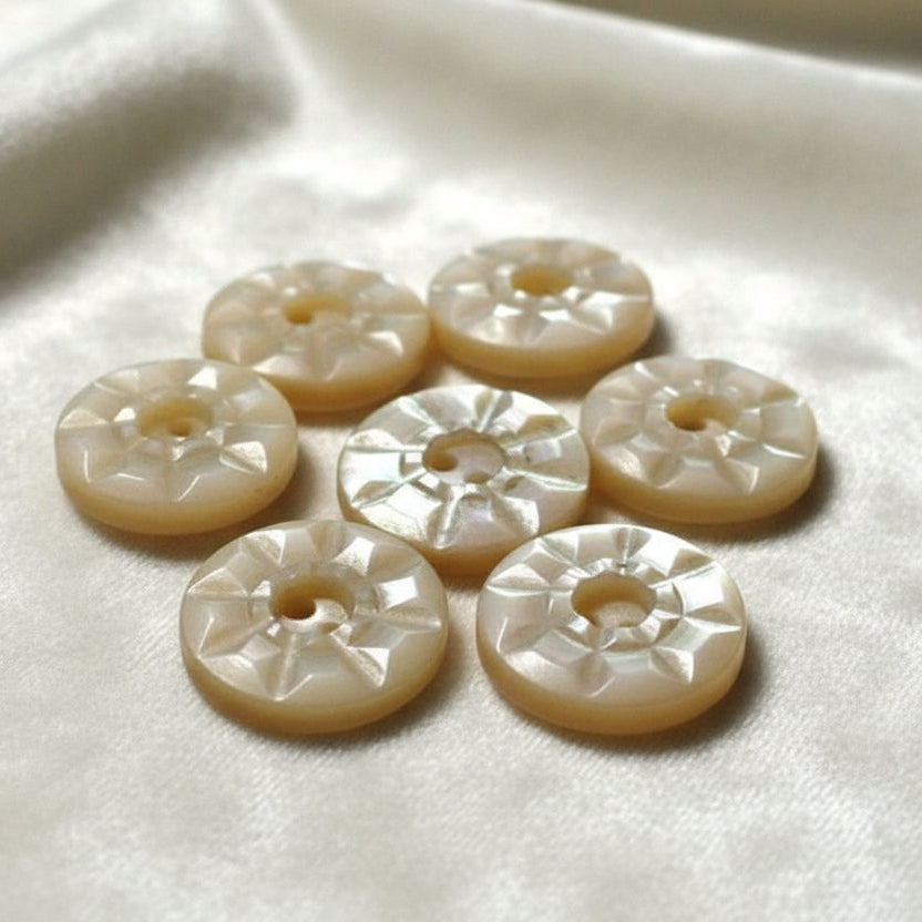 13L Set of Seven Two-Hole Fancy Conch Shell Dimi Buttons, 1/4".
