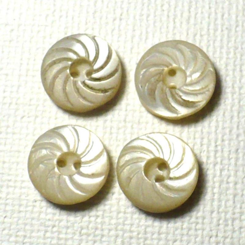 15L  Fancy Pinwheel Pearl Shell Buttons