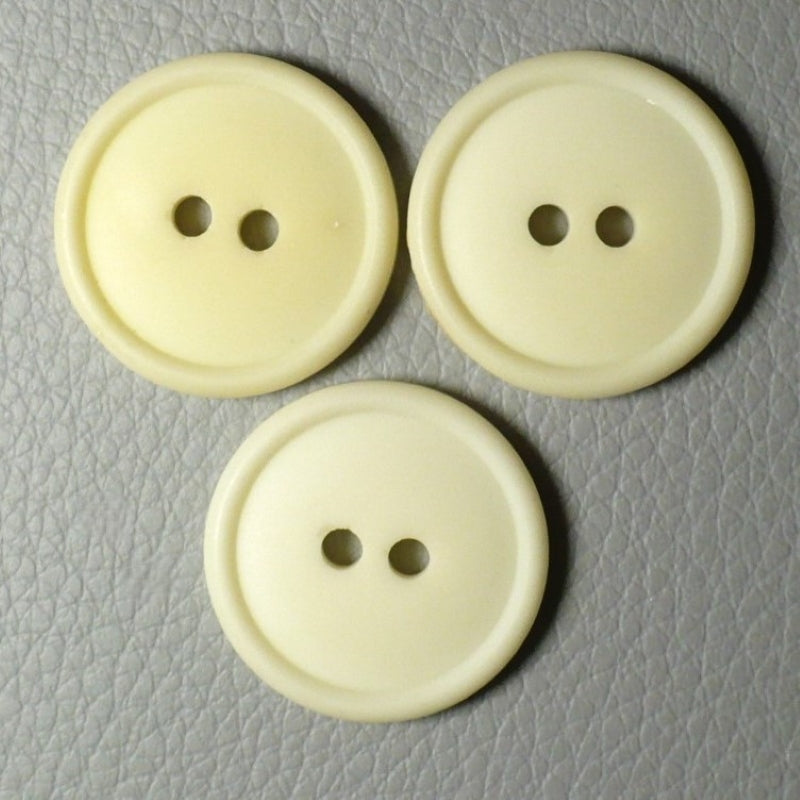 29L Vanilla White Casein Two Hole Buttons