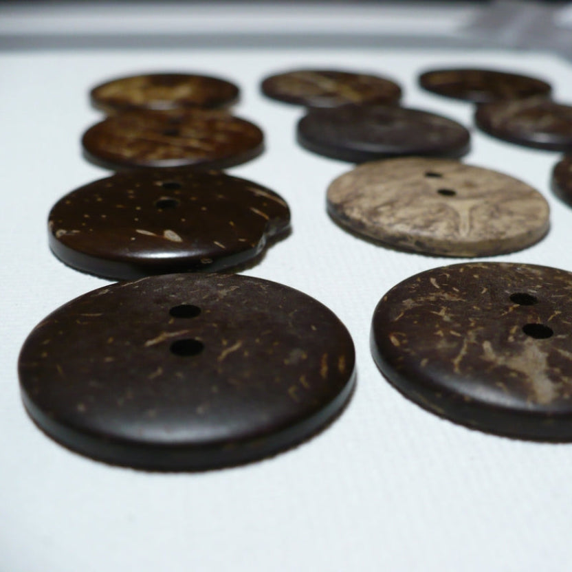 40L Set of Twelve Coconut Shell Two Hole Buttons, 1".