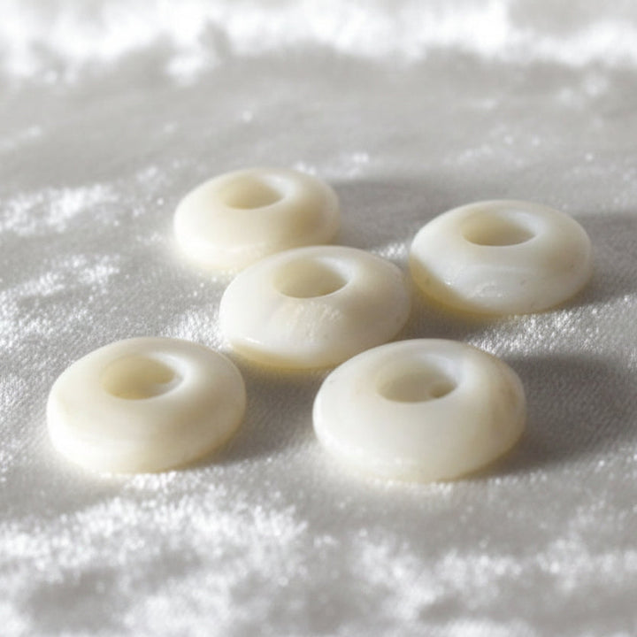 20L Set of Five Two-Hole Shell MOP Shell Buttons, 1/2".