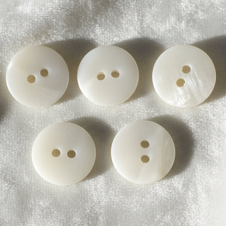 20L Set of Five Two-Hole Shell MOP Shell Buttons, 1/2".