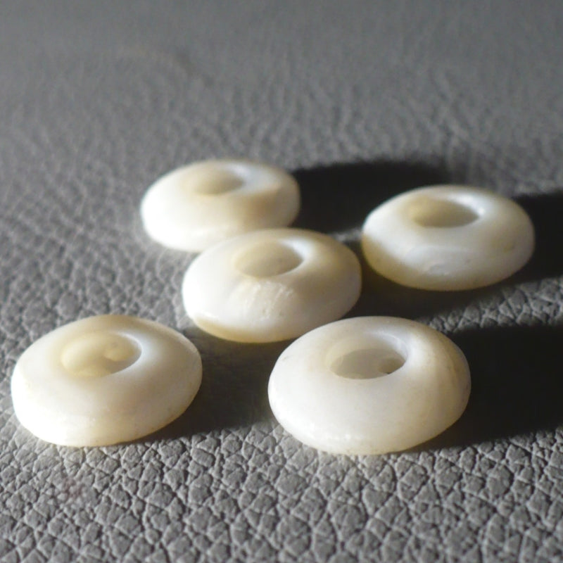 20L Two Hole Shell MOP Shell Buttons