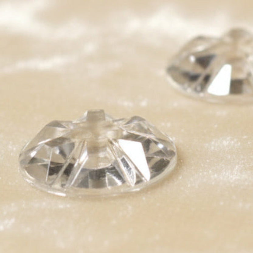 30L Set of Three 1950s Clear as Crystal Lucite Two-Hole Buttons, 3/4".