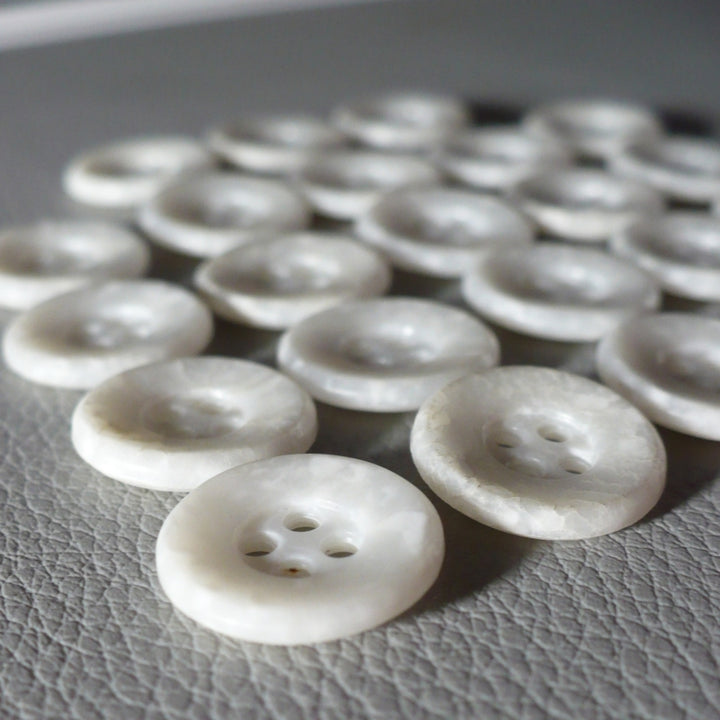 22L Speckled White Four Hole Buttons