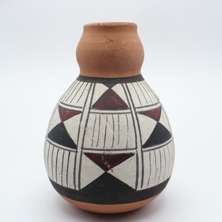Pre-Columbian Diaguita-Style Pottery Vase Handcrafted Chilean Folk Art, 1950s.