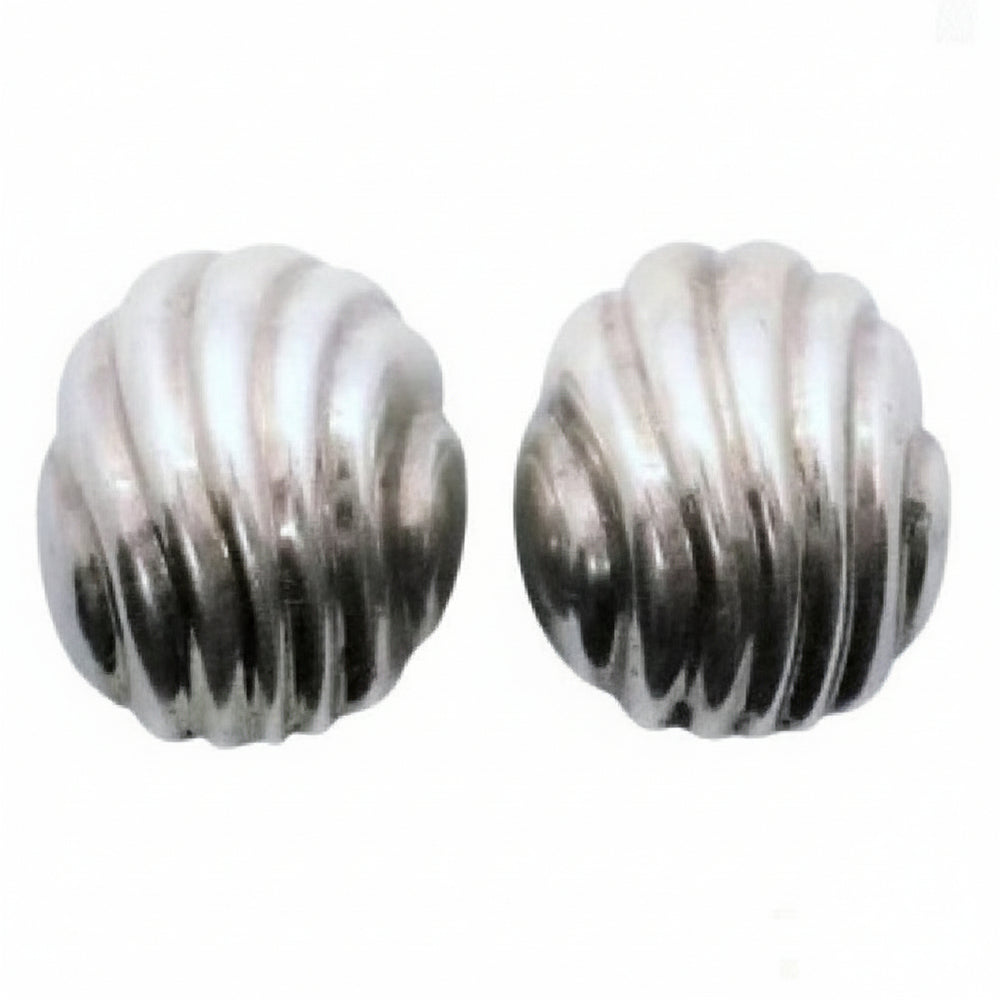 1950 Vintage 900  Silver Shell Clip-on Earrings, Industria Argentina.