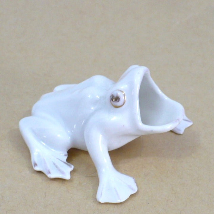 Figurine.