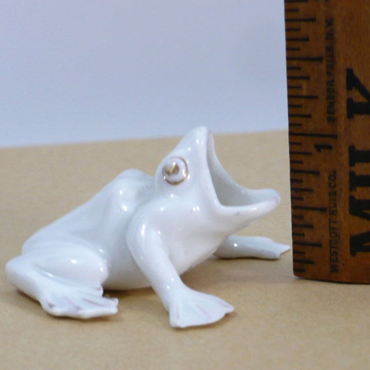 Figurine.