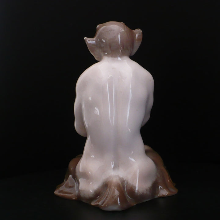 Figurine.