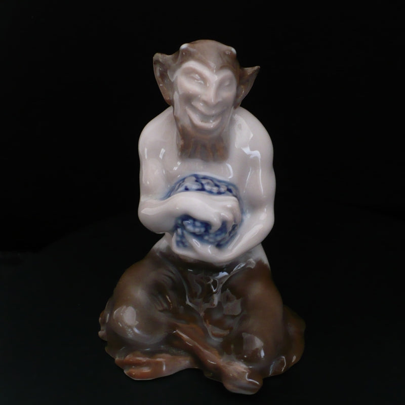 Figurine.