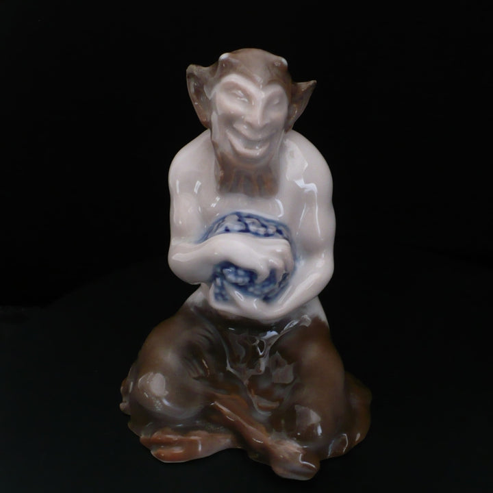 Figurine.