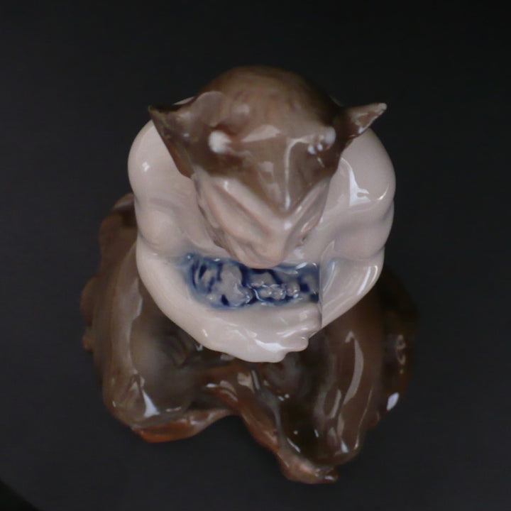 Figurine.