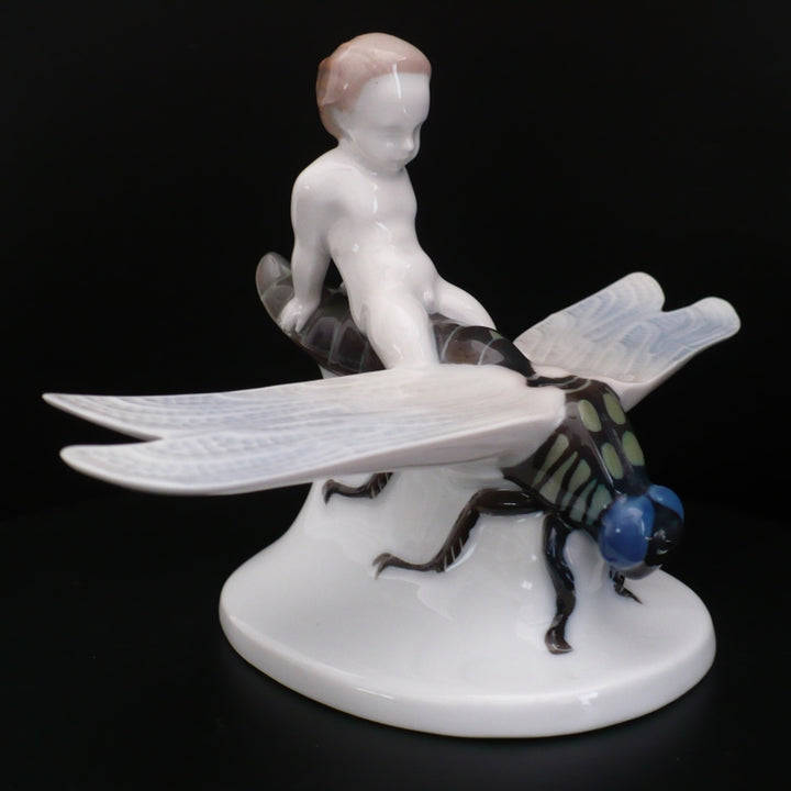 Figurine.