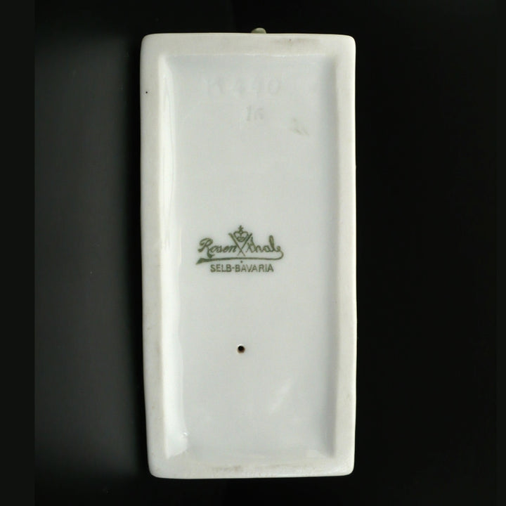 Figurine.