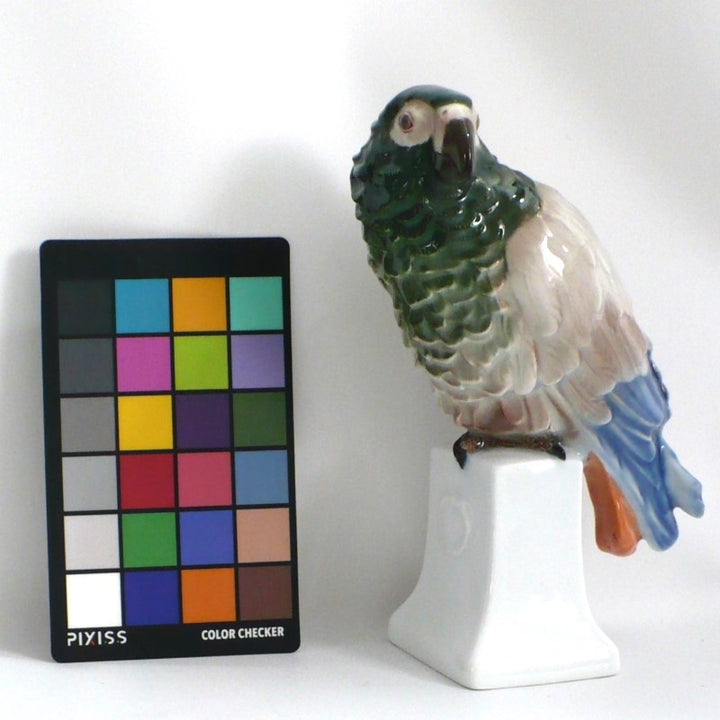 Figurine.