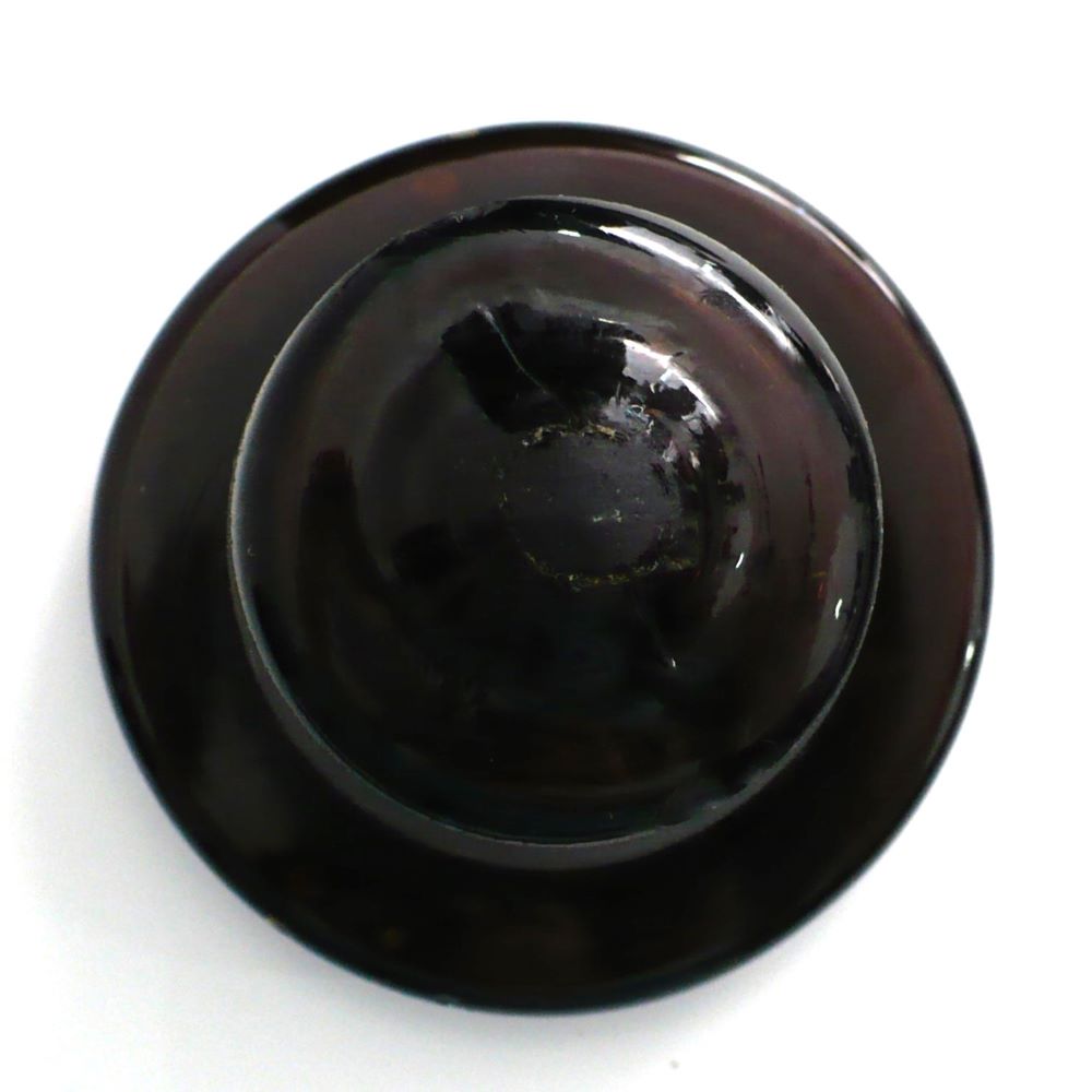 enlarged image shows punt mark on the glass stopper.