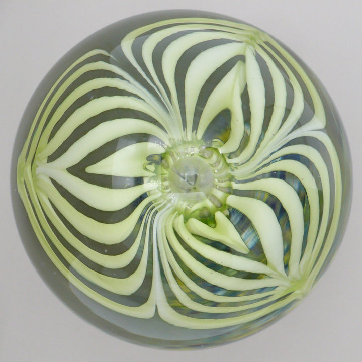 A close-up of 1960s Cristaleria Querandi Paperweight top as seen from above.