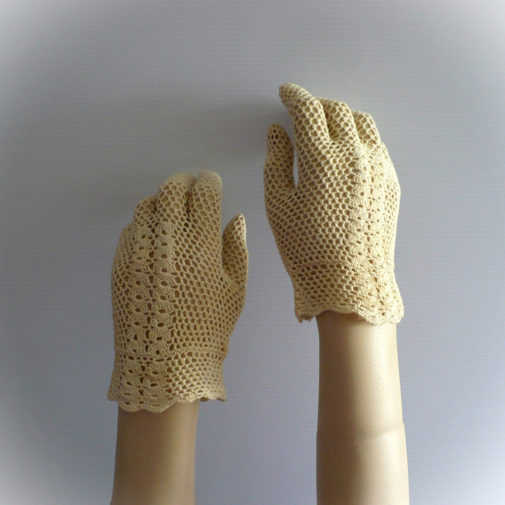 XS/Sz6 Crocheted 1920s Summer Shorties, Vintage Gatsby Gloves.