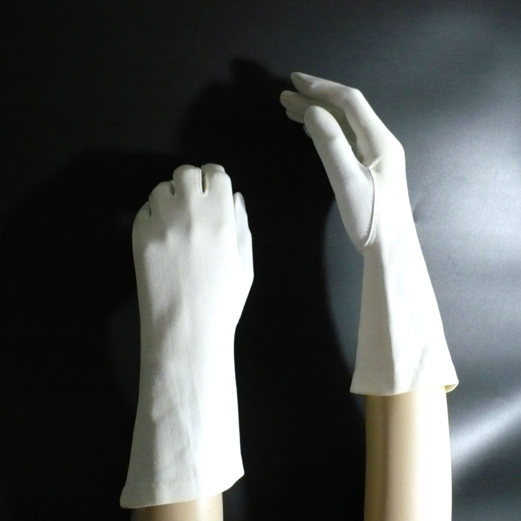 1950s Vintage White Nylon Slip-on Day Gloves Size 7 by Kayser.