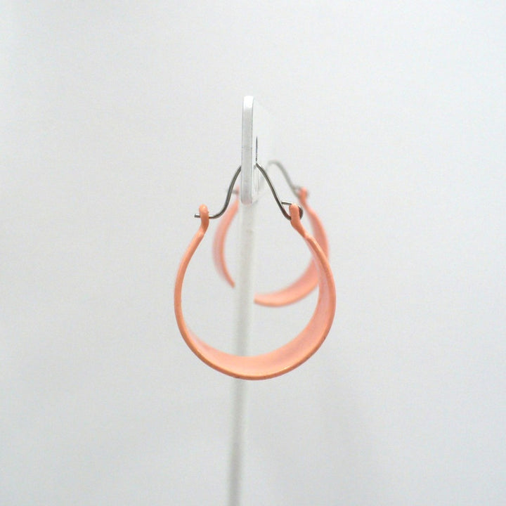1980s Vintage Peach Tapered Enamel Hoop Earrings (3/4-inch)