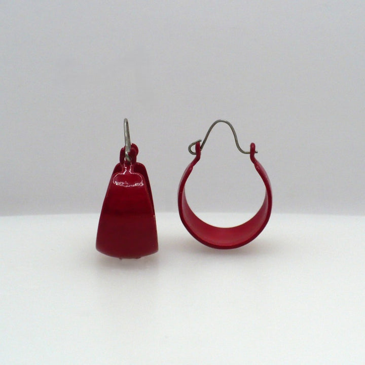 1980s Vintage Cherry Red Tapered Enamel Hoop Earrings (3/4-inch)