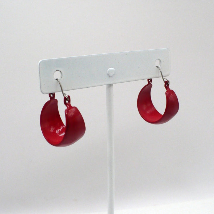 1980s Vintage Cherry Red Tapered Enamel Hoop Earrings (3/4-inch)