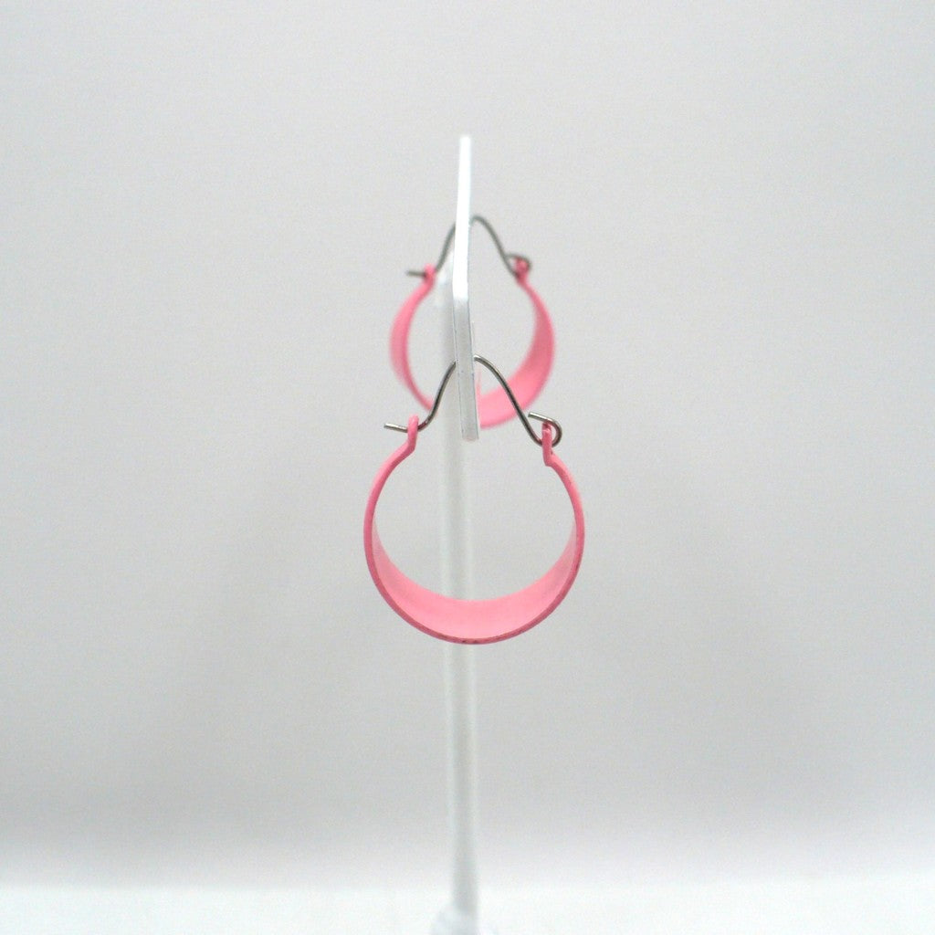 1980s Vintage Taffy Pink Tapered Enamel Hoop Earrings (11/16-inch)
