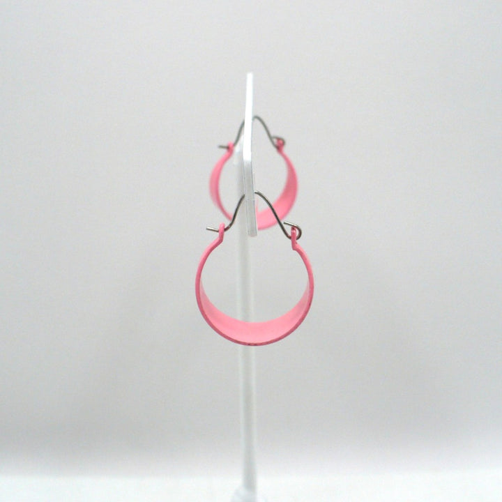 1980s Vintage Taffy Pink Tapered Enamel Hoop Earrings (11/16-inch)