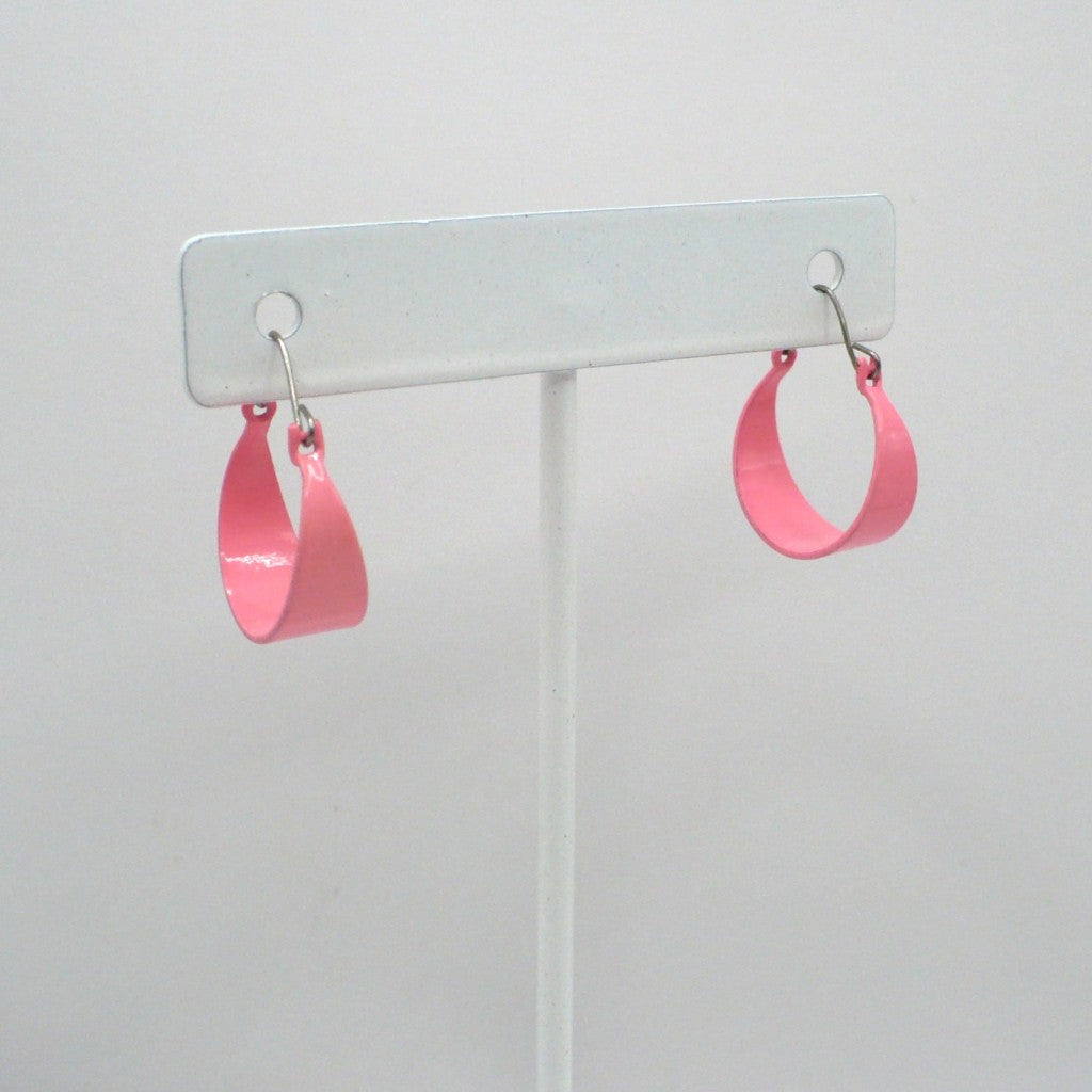 1980s Vintage Taffy Pink Tapered Enamel Hoop Earrings (11/16-inch)