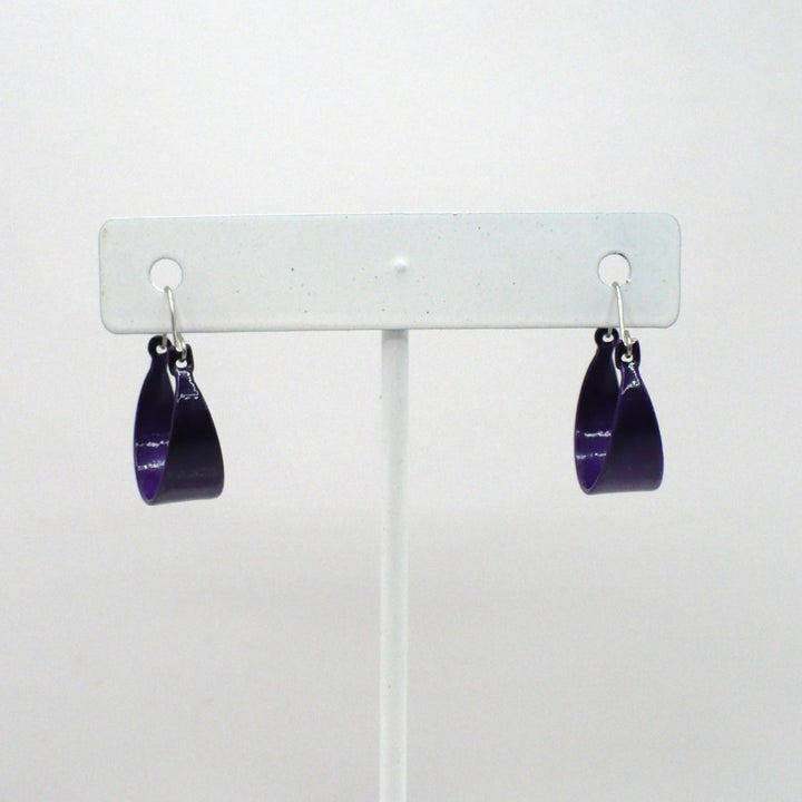 1980s Vintage Purple Aubergine Tapered Enamel Hoop Earrings (11/16-inch)
