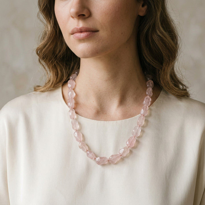 1970s Vintage Rose Quartz Nuggets Beaded Necklace