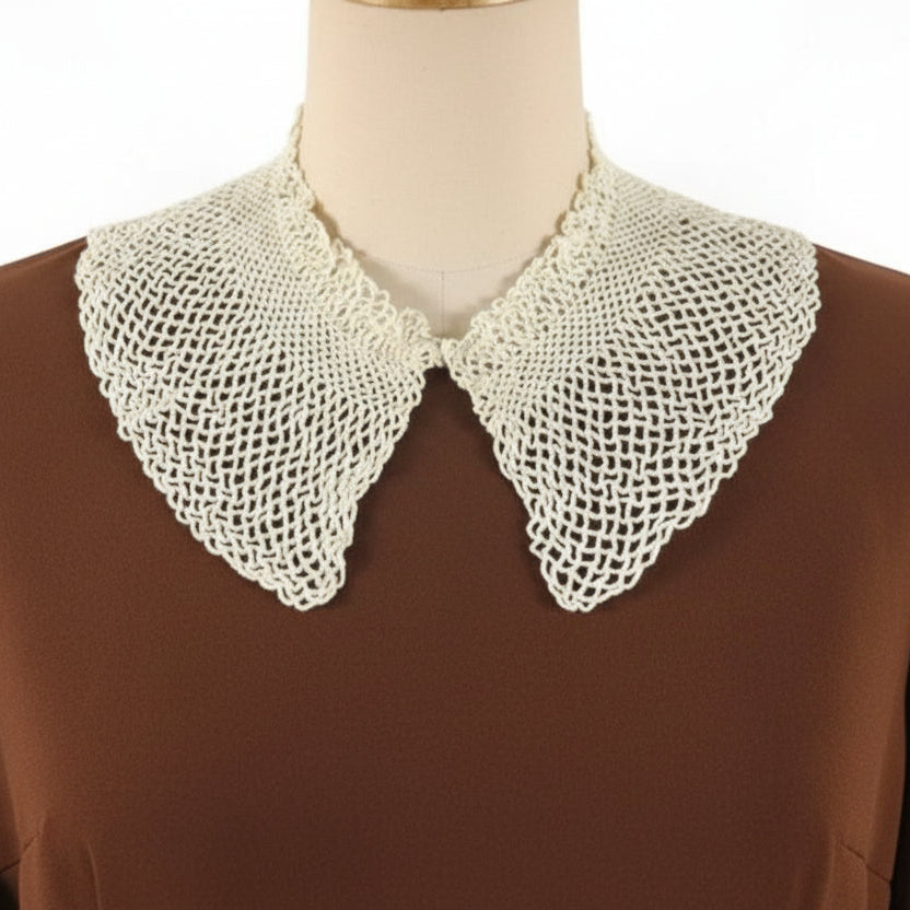 1930s Vintage Ecru Crochet Lace Collar; Great Depression Era.