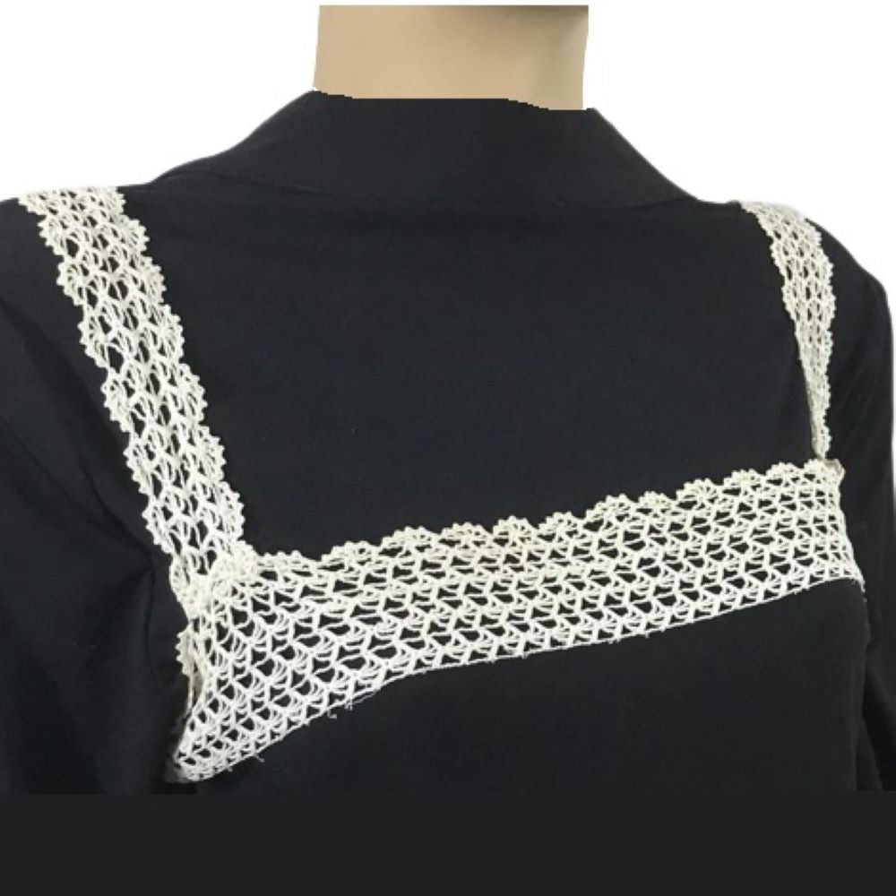 Collar.