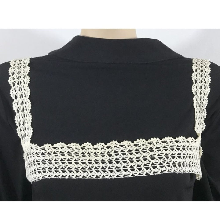 Collar.
