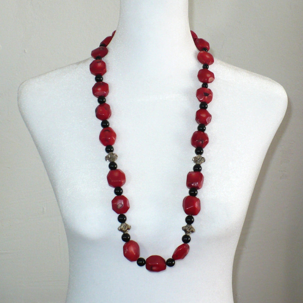 1970s Vintage Chunky Red Bamboo Coral Nugget, Black Onyx, Silver Bead, Necklace o dress form.