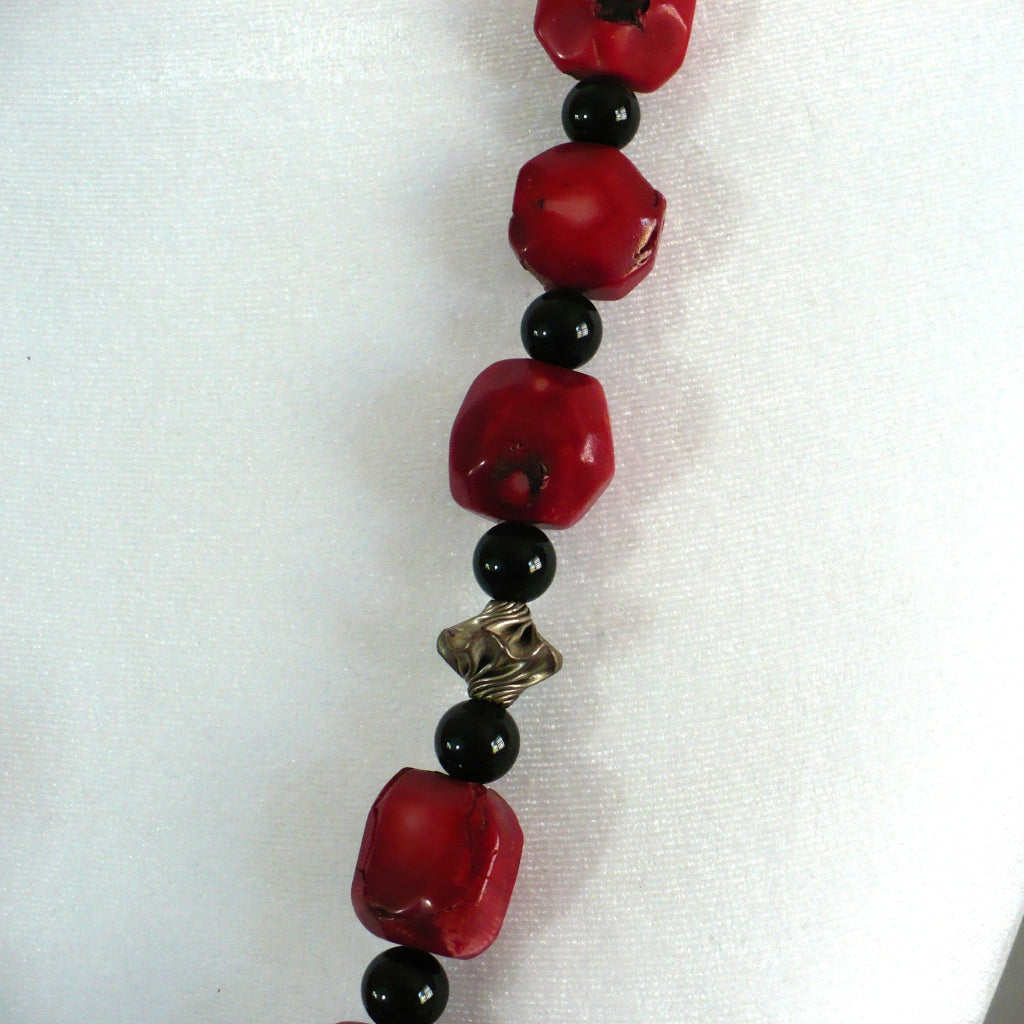1970s Vintage Chunky Red Bamboo Coral Nugget, Black Onyx, Silver Bead, Necklace enlarged section showing beauty of the beads.
