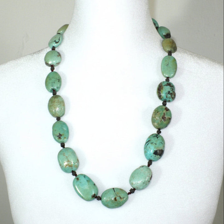 1970s Vintage Chunky Hubei Turquoise Beaded Statement Necklace.