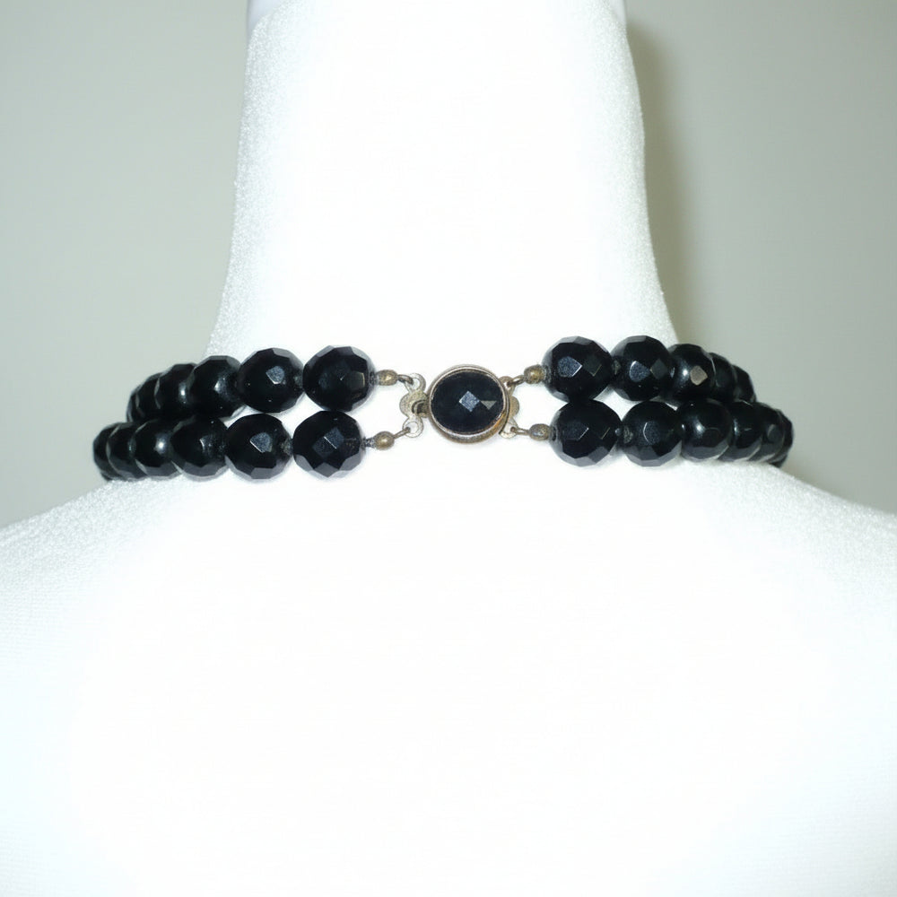 1950s Vintage Multi-strand Black Facet Breaded Post-war Necklace clasp.