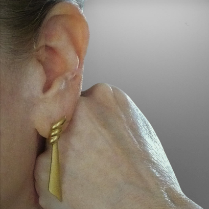 1980s Vintage Classical Draped Gold Tone Metal Earrings by Monet